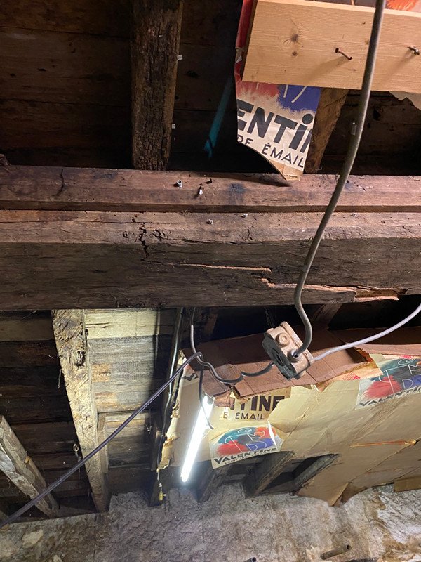 Défaillance structurelle sur plancher bois