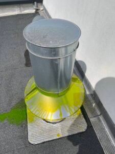 Fuite d'eau de couverture avec traces de moisissure 56200 La GACILLY 