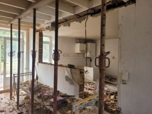 Régler un littige URGENT avec une entreprise pour l'ouverture d'un mur & reprise plancher avec risque d'effondrement IMINENT et Péril sur NANTES 44000