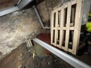 Recherche de fuite d'eau sur réseau par test avec Eau Colorée 44100 Nantes