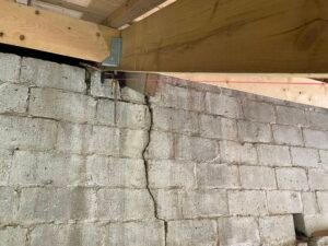 Quelles sont les normes pour dimensionner la section des pièces de charpente bois avant de tailler et lever l'ouvrage sur 44300 NANTES