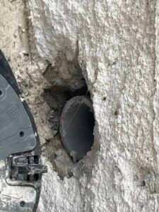 Risques et conséquences de fissures visibles sur balcon béton de façade La Baule 44500