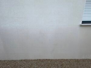Enduit de façade avec faëinçage quelles causes sur une maison à Nantes